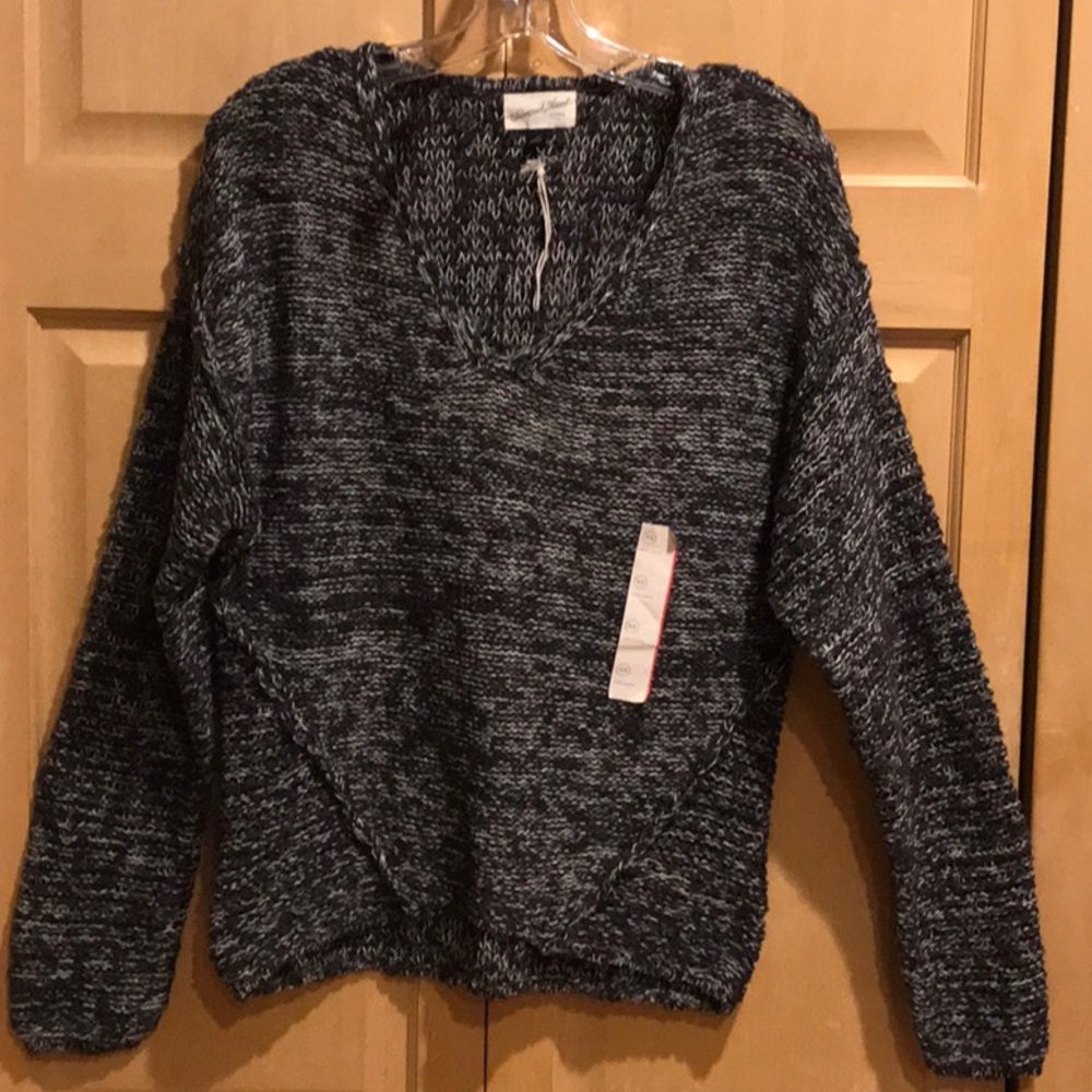 New Universal Thread Sweater